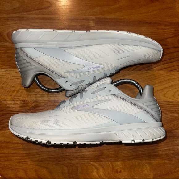 Brooks Anthem 5 Womens Size 11 White Silver Athletic Running Shoes Sneakers - Picture 8 of 9